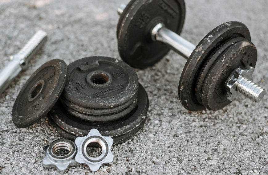 how to clean gym equipment